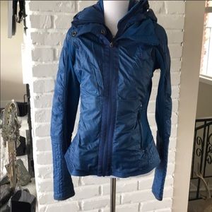 Lululemon blue women’s puffer coat size 6